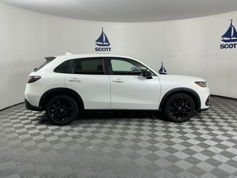 Used 2023 Honda HR-V Sport image 6