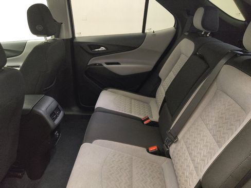 Used 2022 Chevrolet Equinox LT image 18