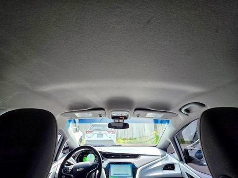 Used 2021 Chevrolet Bolt LT FWD image 30