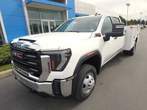 New 2026 GMC Sierra 3500 Pro w/ Convenience Package AWD/4WD image 3