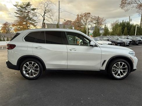 Used 2021 BMW X5 xDrive40i w/ Premium Package 2 image 4