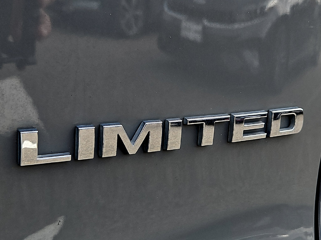 Used 2021 Jeep Cherokee Limited AWD/4WD image 34
