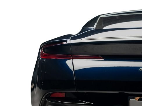 Used 2017 Aston Martin DB11 V12 RWD image 12