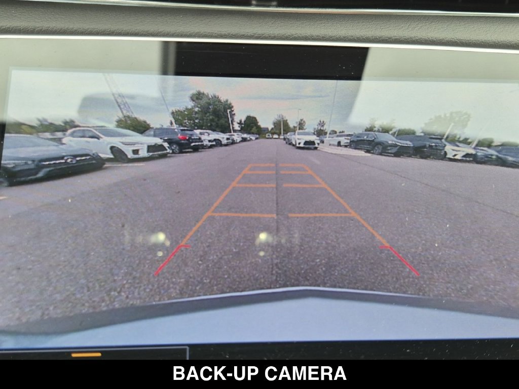 Used 2023 Cadillac XT4 Premium Luxury w/ Driver Assist Package FWD image 5