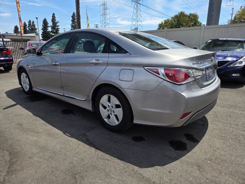 Used 2012 Hyundai Sonata Hybrid FWD image 2
