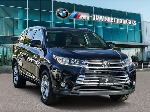 Used 2017 Toyota Highlander Limited image 5