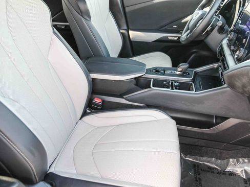 Certified 2025 Lexus TX 500h AWD w/ Technology Package image 17