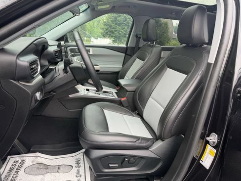 Certified 2023 Ford Explorer XLT w/ Equipment Group 202A AWD/4WD image 12