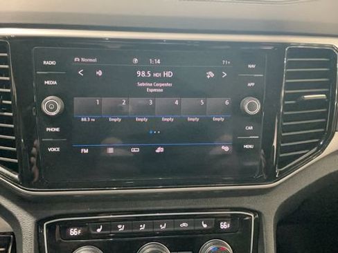 Used 2020 Volkswagen Atlas Cross Sport SEL R-Line AWD/4WD image 29