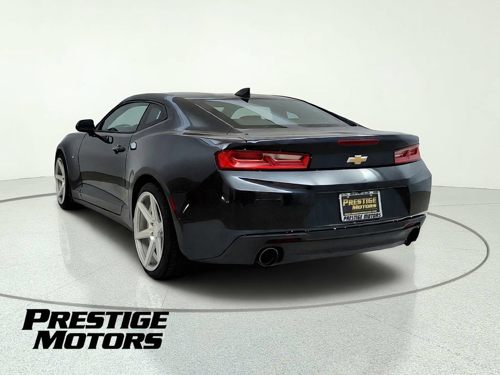 Used 2016 Chevrolet Camaro LT RWD image 6