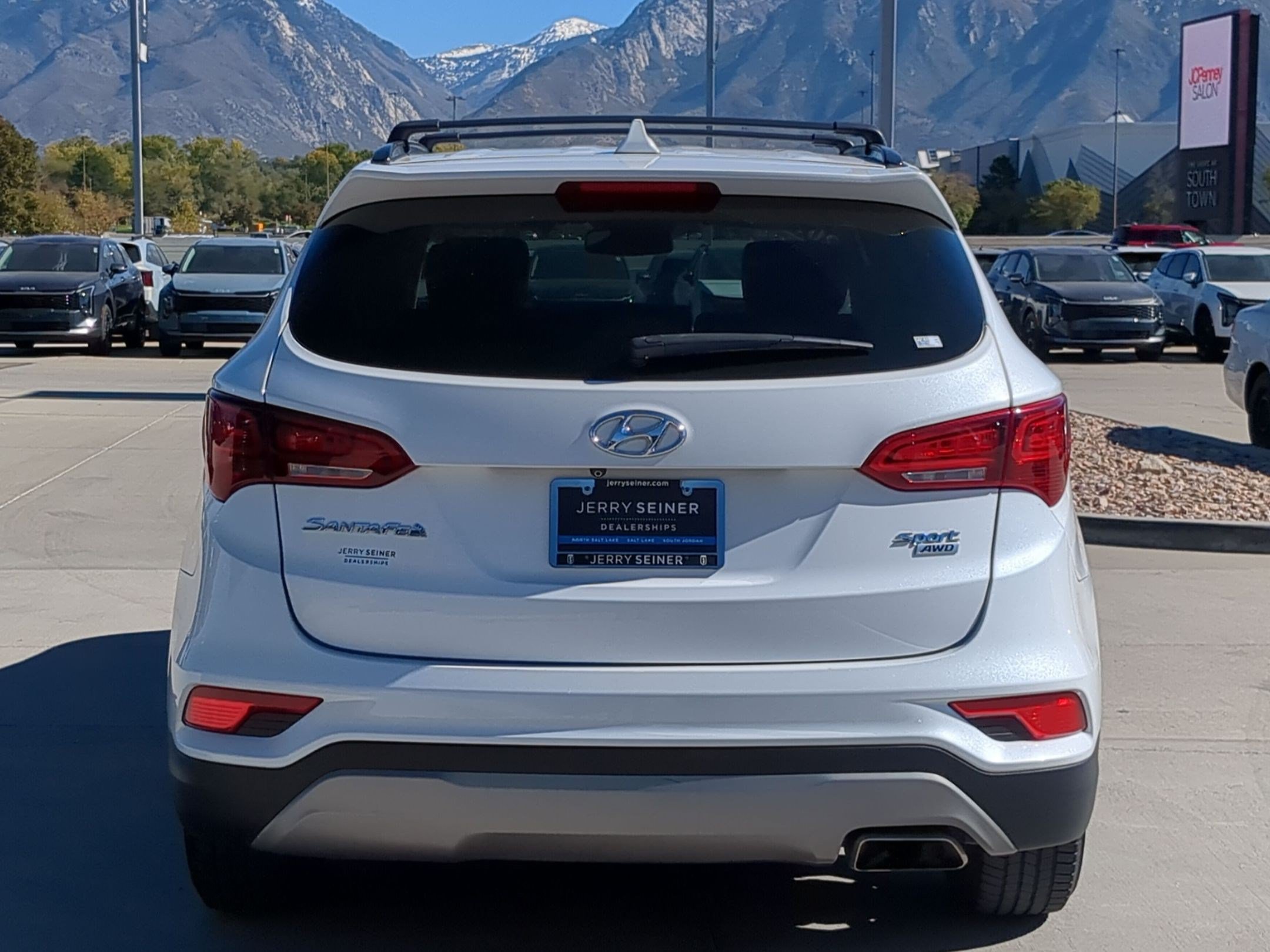 Used 2017 Hyundai Santa Fe Sport AWD/4WD image 4