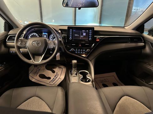 Used 2021 Toyota Camry LE FWD image 9
