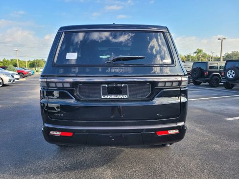 New 2026 Jeep Grand Wagoneer Summit AWD/4WD image 7