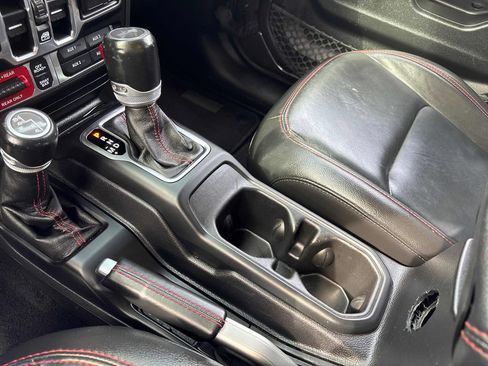 Used 2021 Jeep Wrangler Unlimited Rubicon AWD/4WD image 26