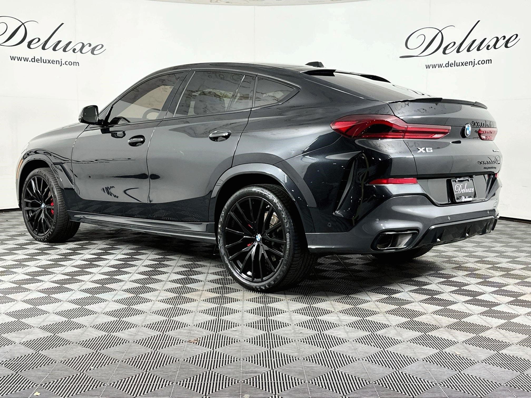 Used 2024 BMW X6 xDrive40i w/ Executive Package AWD/4WD image 4