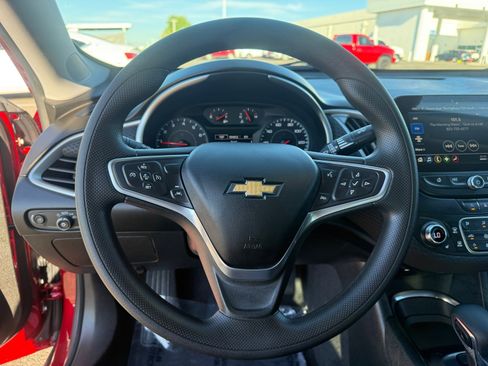 Used 2023 Chevrolet Malibu LT image 12