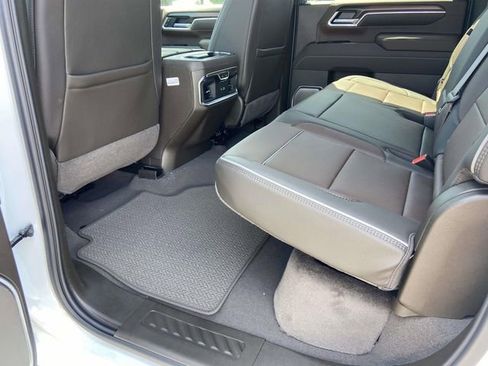 New 2026 GMC Sierra 3500 Denali w/ Denali Reserve Package AWD/4WD image 9