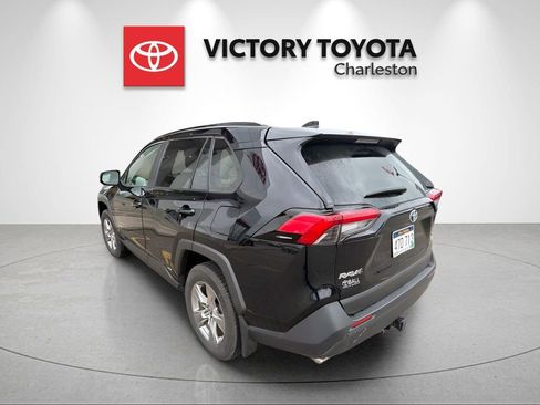 Used 2022 Toyota RAV4 XLE w/ Convenience Package AWD/4WD image 4