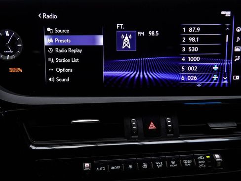 Used 2022 Lexus ES 350 Ultra Luxury w/ Accessory Package 2 FWD image 26