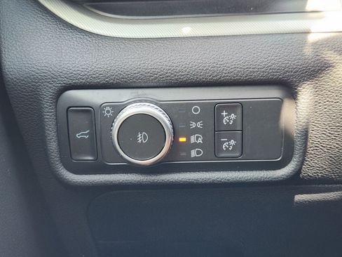 Used 2021 Ford Explorer XLT w/ Equipment Group 202A RWD image 22