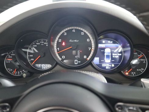 Used 2017 Porsche 911 Turbo image 37