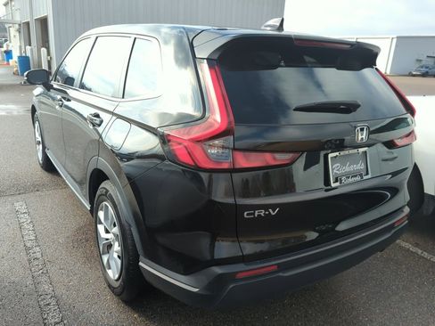 Used 2023 Honda CR-V LX image 5