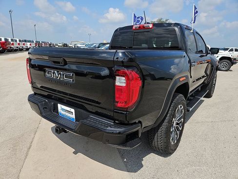 Used 2026 GMC Canyon Denali w/ LPO, Black Badging Package AWD/4WD image 7