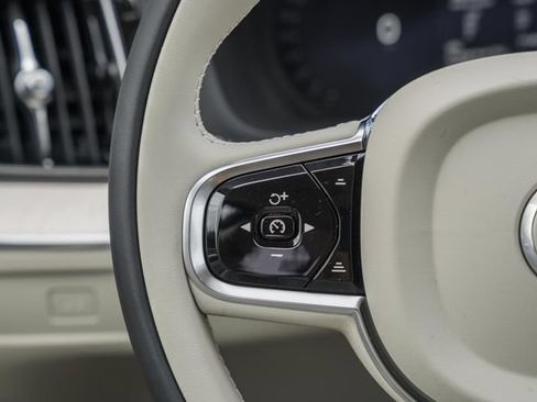 New 2027 Volvo XC60 B5 Ultra AWD/4WD image 30