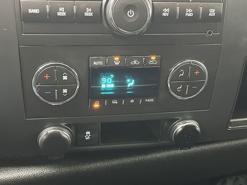 Used 2012 Chevrolet Silverado 1500 LT image 16