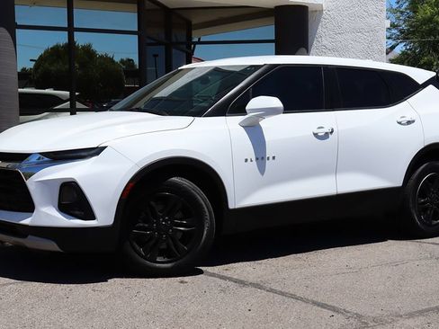 Used 2021 Chevrolet Blazer LT FWD image 3