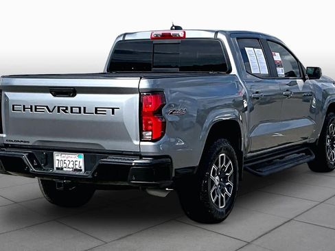 Used 2025 Chevrolet Colorado Z71 w/ Technology Package AWD/4WD image 12