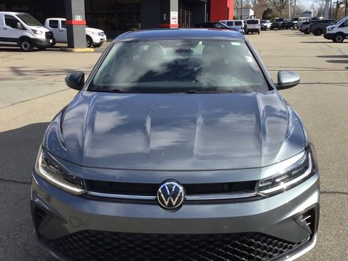 Used 2025 Volkswagen Jetta Sport image 2