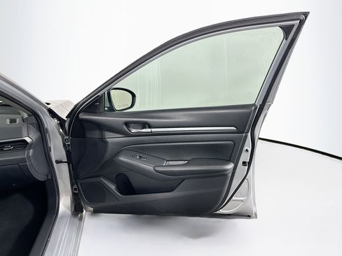 Used 2022 Nissan Altima 2.5 SV FWD image 30