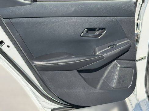 Used 2025 Nissan Sentra SV image 28