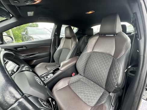 Used 2019 Toyota C-HR Limited FWD image 2