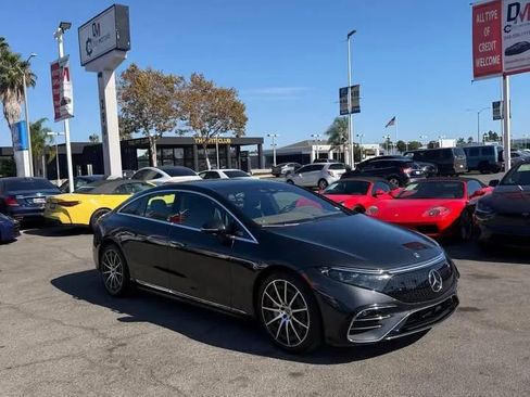 Used 2022 Mercedes-Benz EQS 580 4MATIC Sedan image 3
