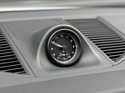 New 2026 Porsche Macan image 24