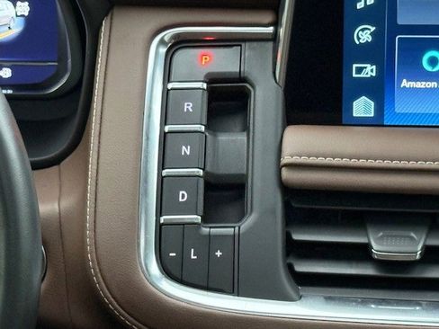 Certified 2024 Chevrolet Suburban High Country image 23