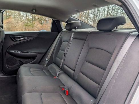 Used 2023 Chevrolet Malibu LT FWD image 14