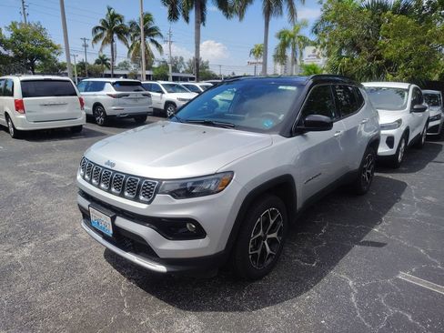 Used 2025 Jeep Compass Limited AWD/4WD image 1