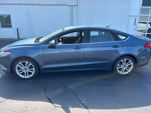 Used 2018 Ford Fusion SE w/ Equipment Group 201A FWD image 5