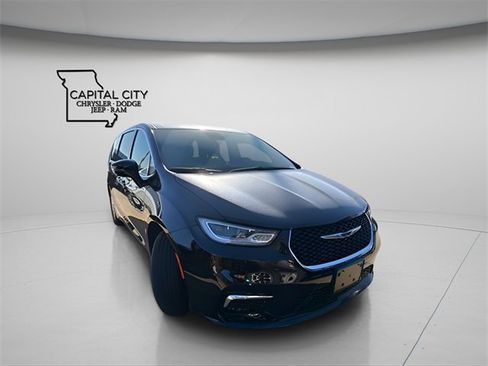 New 2026 Chrysler Pacifica Select image 3