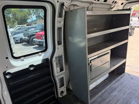 Used 2013 Chevrolet Express 2500 RWD image 17
