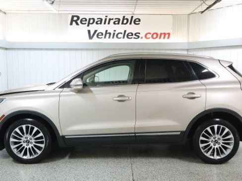 Used 2017 Lincoln MKC Reserve w/ Lincoln MKC Climate Package AWD/4WD image 1