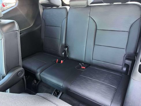 Certified 2026 Buick Enclave Sport Touring w/ Power Package FWD image 17
