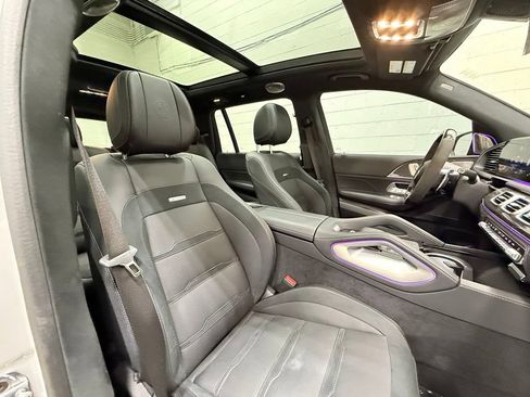 Used 2025 Mercedes-Benz GLS 63 AMG 4MATIC image 40
