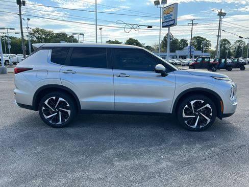 Used 2022 Mitsubishi Outlander SEL Black Edition FWD image 4