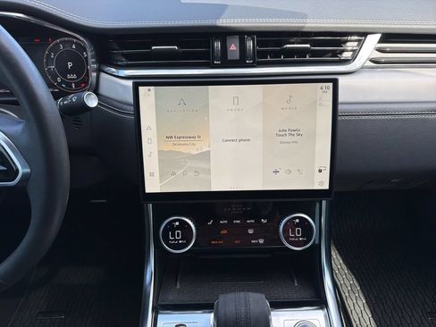 Used 2024 Jaguar XF R-Dynamic SE RWD image 25