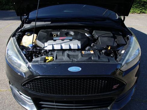 Used 2018 Ford Focus ST FWD image 19