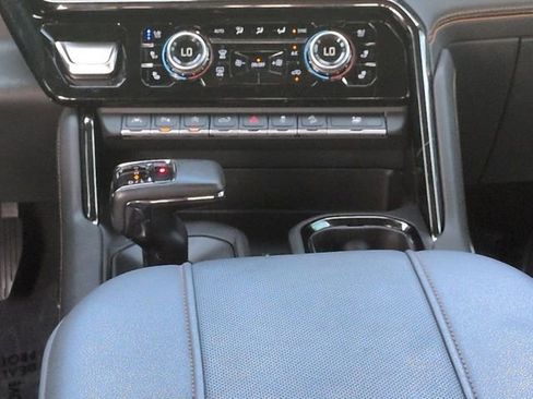 Used 2023 GMC Sierra 1500 AT4 w/ AT4 Premium Package AWD/4WD image 19
